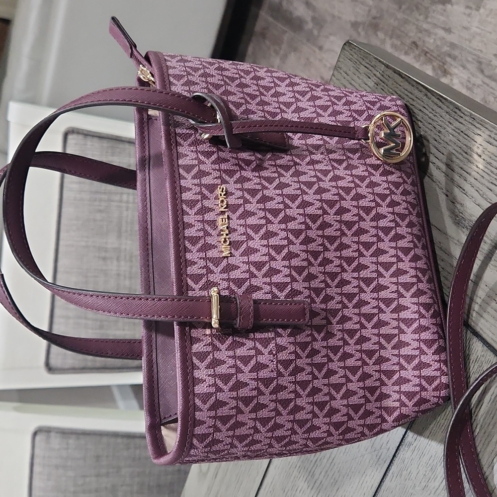Michael Kors Purple Signature Bag - Picture 2 of 11